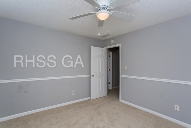 Foto del edificio - 6560 Chestnut Oaks Rdg