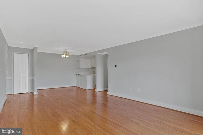 Building Photo - 2572 Riva Rd