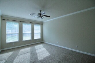 Building Photo - 158 Black Swan Pl