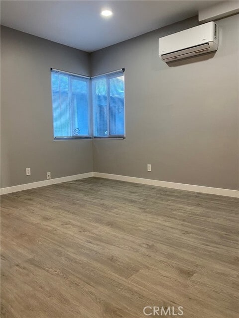 Foto del edificio - 2059 San Anseline Ave