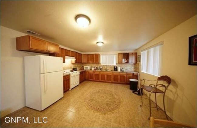 Building Photo - 532 W 45th St
