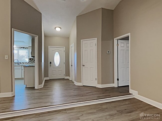 Building Photo - 2942 Mallorn Way