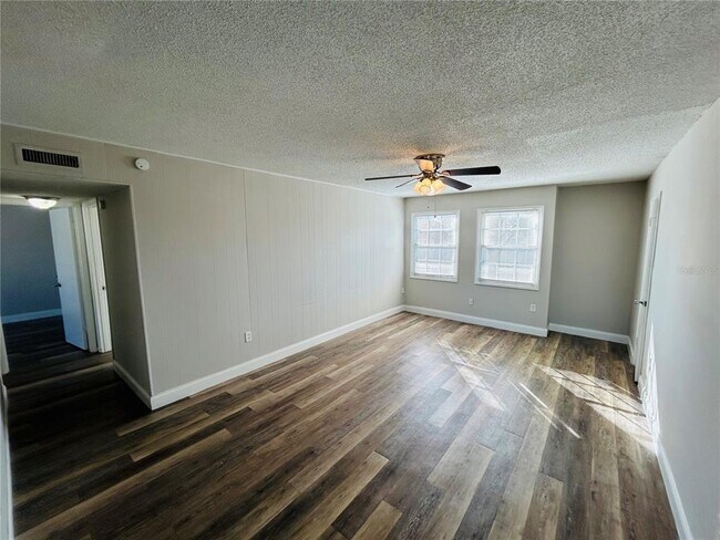 Foto del edificio - 2791 L B McLeod Rd