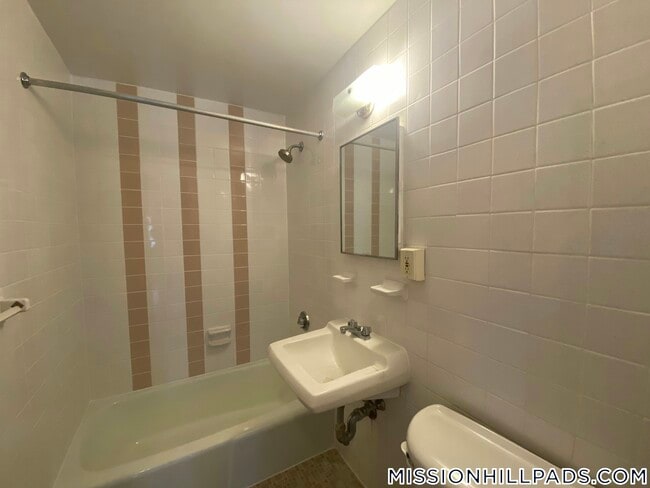 Building Photo - 74 S Huntington Ave