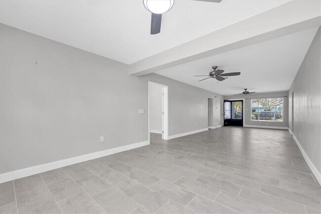Foto del edificio - 404 Normandy Rd