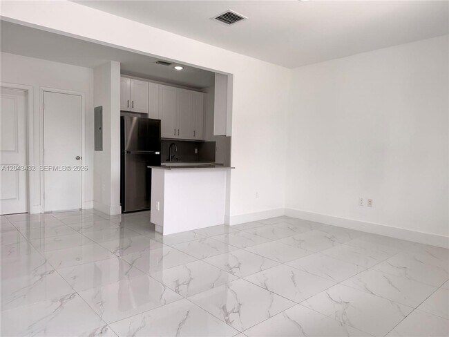 Building Photo - 450 Beacom Blvd