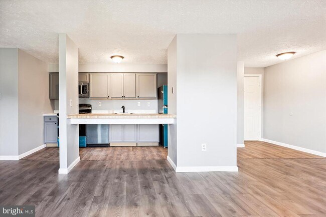 Foto del edificio - 12405 Hickory Tree Way