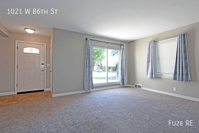 Foto del edificio - 1021 W 86th St