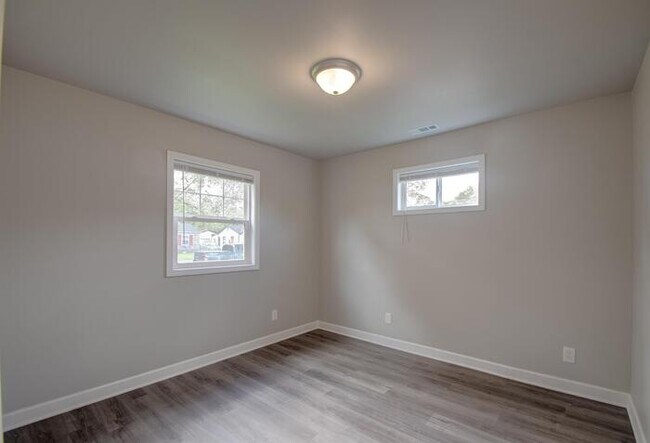 Building Photo - 4232 W 20th Ave