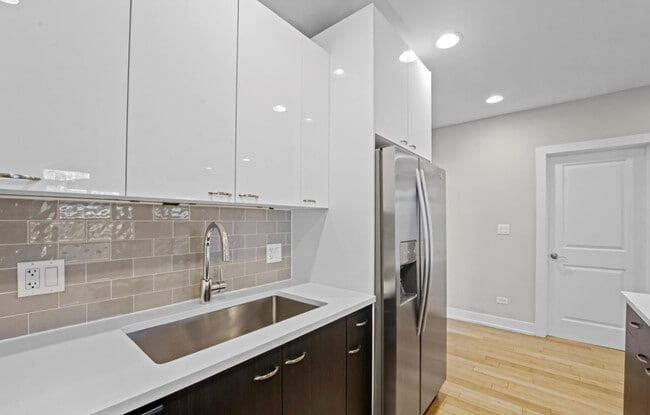 Foto del edificio - 1337 W Walton St