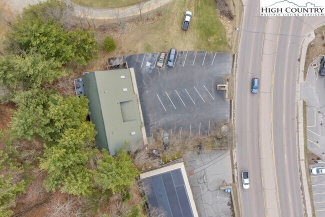 Foto del edificio - 483 NC-105