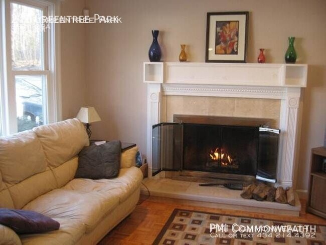 Building Photo - 3 Bed / 1.5 Bath Single Family (Available ...