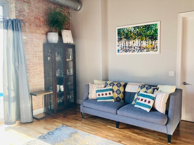 Foto del edificio - 770 W Gladys Ave
