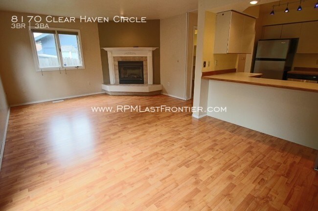 Building Photo - 8170 Clear Haven Cir