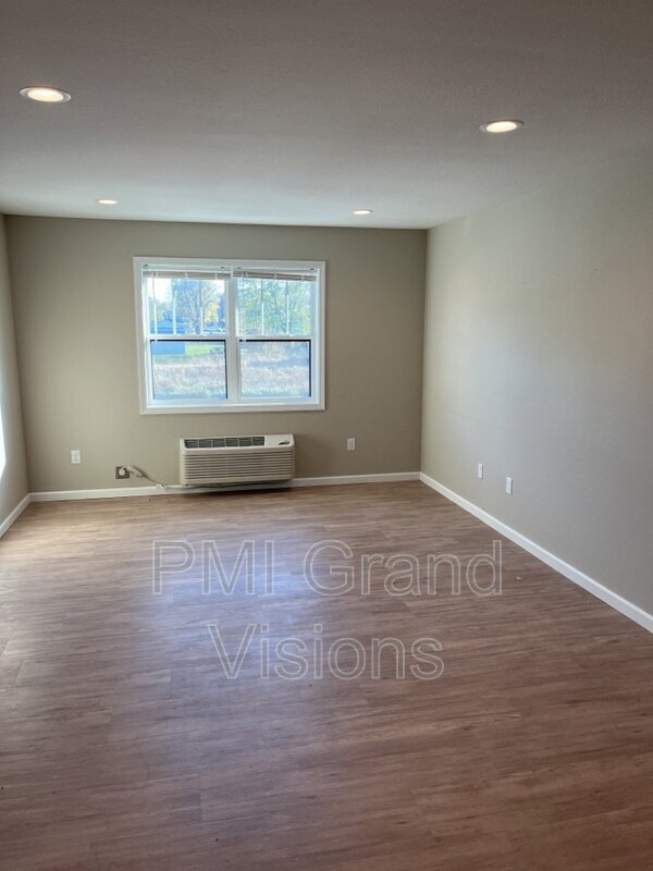 Foto del edificio - 1401 W North 4th St