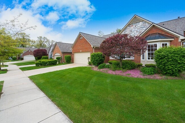 Building Photo - 3515 Lexington Dr