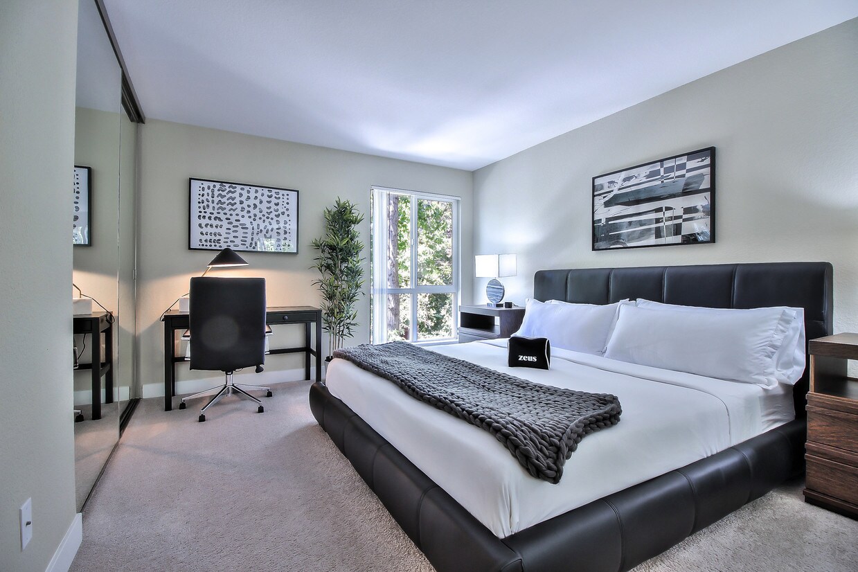 Primary Photo - 450 Oak Grove Dr