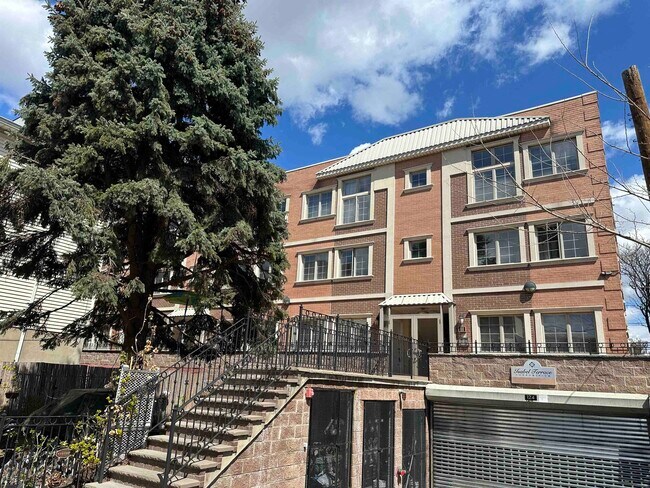 Foto del edificio - 124 68th St