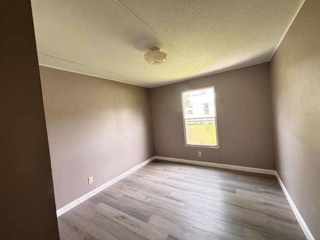 Foto del edificio - 221 Morris Ln
