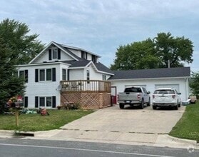 Building Photo - 411 3rd Ln NE