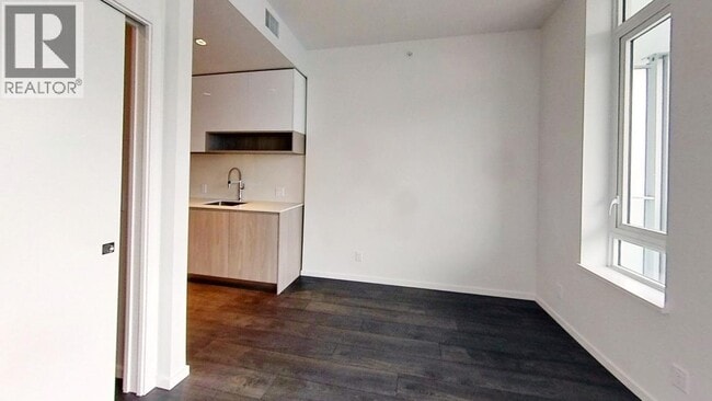 Building Photo - 6788 Minoru Blvd