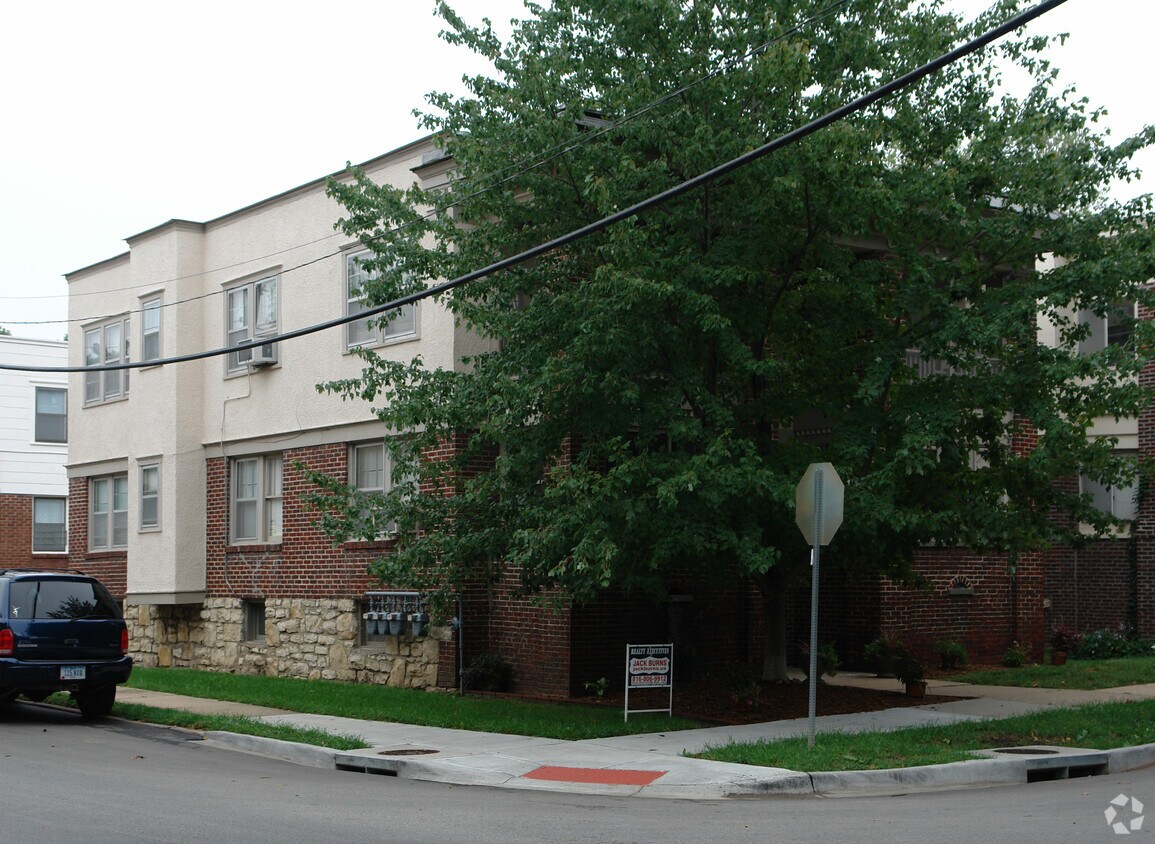 Building Photo - 5101 Wyandotte St
