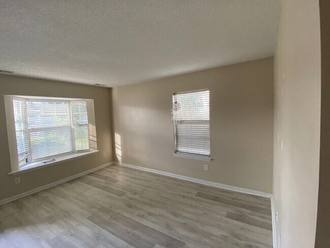 Foto del edificio - 2925 Carriage Row Ln