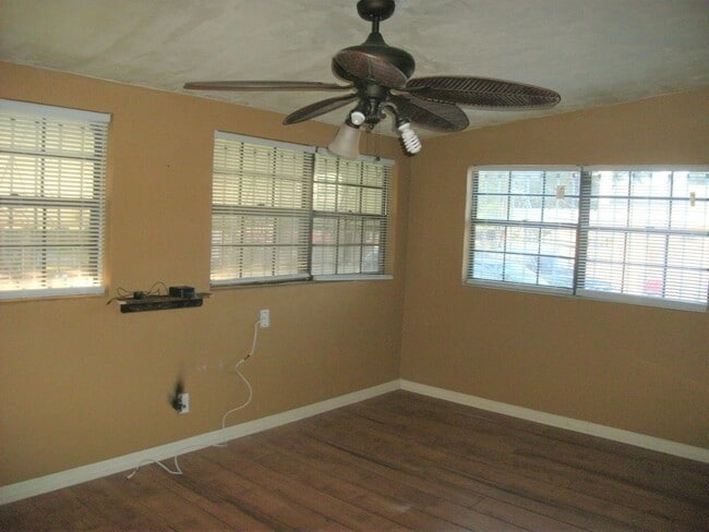 Photo - Pet friendly 2 bedroom cottage in Daytona Beach House