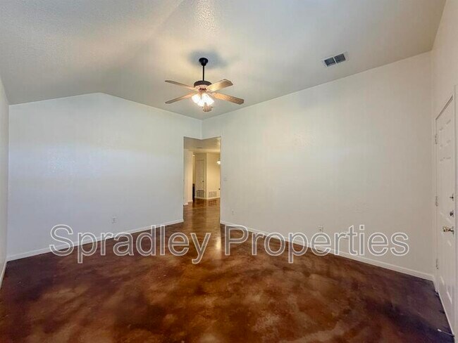 Building Photo - 5510 Luxor Dr