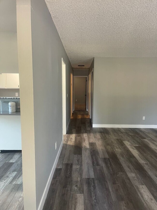 Foto del edificio - 4626 Red Bluff St