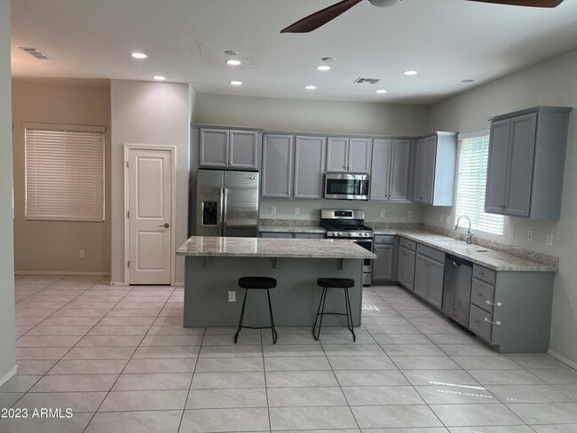 Building Photo - 2535 N 149th Ln