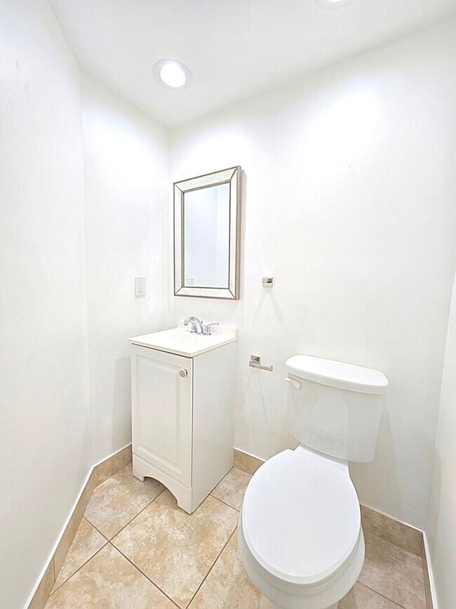 Foto del edificio - 2579 Bessie St