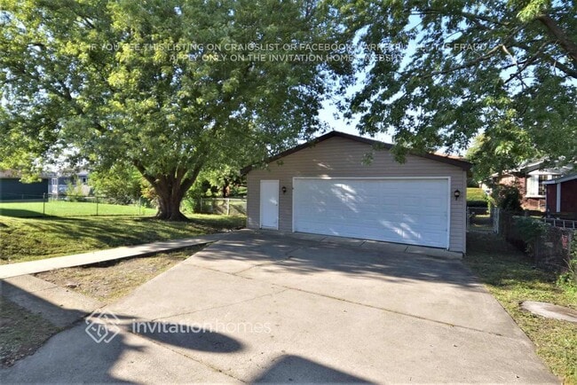 Building Photo - 7712 163rd Pl