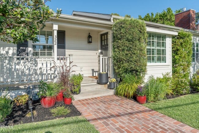 Foto del edificio - CHARMING 3BR + 2BA HOUSE IN MONROVIA!