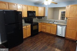 Building Photo - 737 Seminary St Building Photo - 737 Seminary St