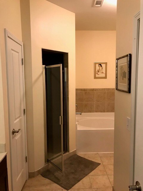 bathroom - 870 Mayson Turner Rd NW