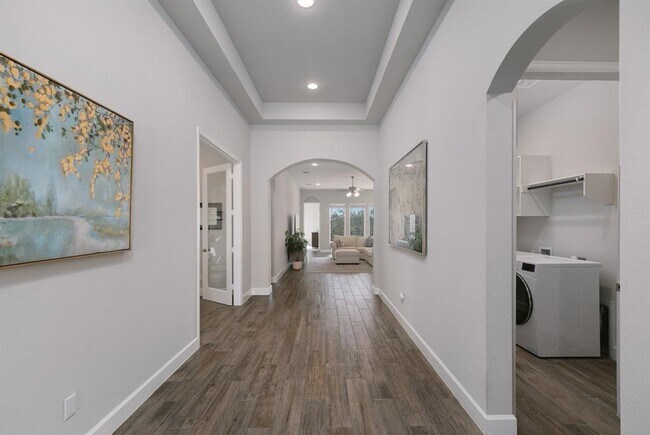 Building Photo - 201 Crimson Rose Ct