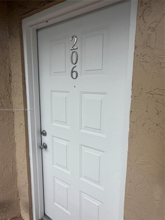 Foto del edificio - 8585 NW 6th Ln