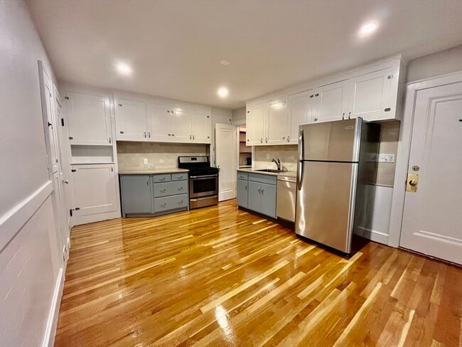 Foto del edificio - 94 Glendale Rd