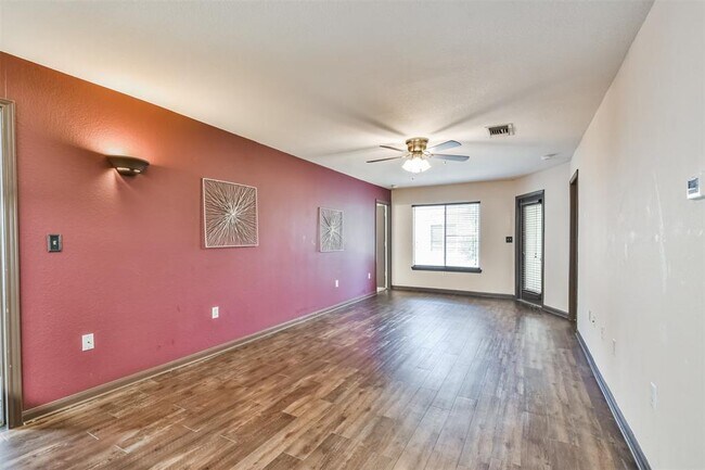 Building Photo - 529 Southwest Pkwy