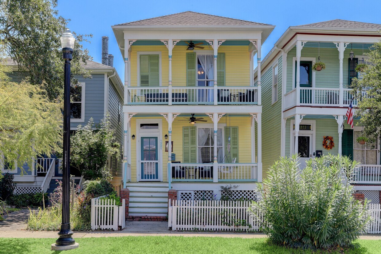 Foto principal - 1221 Sealy Ave