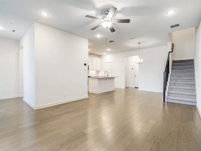 Foto del edificio - 4868 Woodruff Way