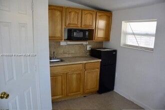 Building Photo - 1610 SW 87th Ct