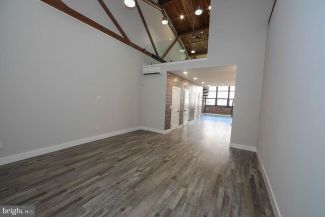 Building Photo - 1825 E Atlantic St