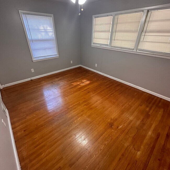 Foto del edificio - 6041 E Avalon Ct