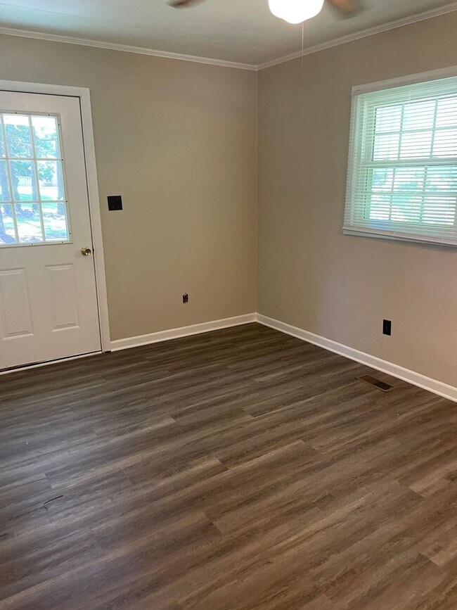 Building Photo - Adorable 3 Bedroom in Gibsonville