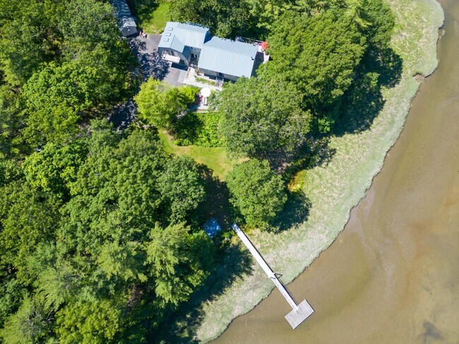 Building Photo - 47 Cutts Island Ln