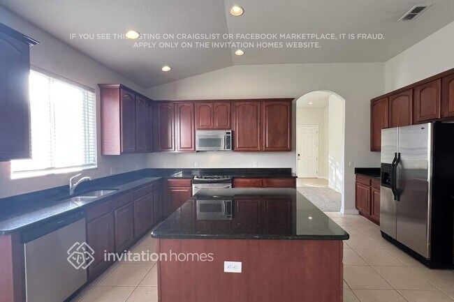 Foto del edificio - 415 Balboa Blvd