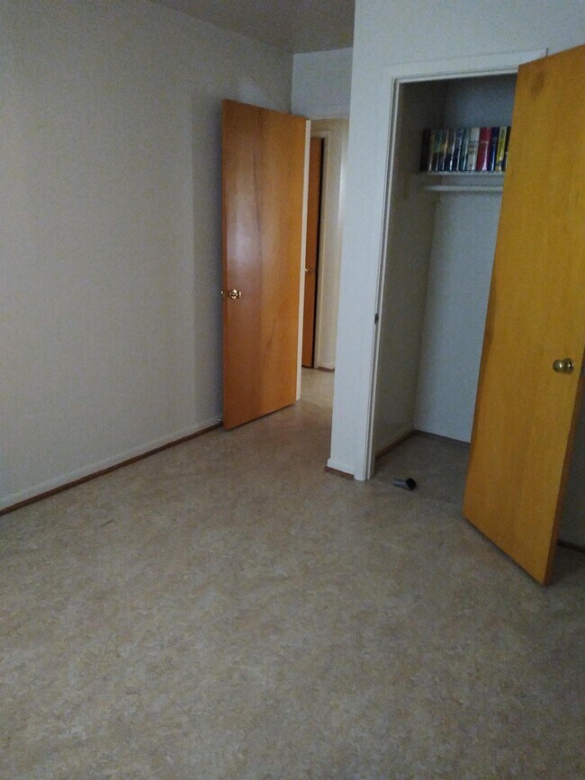 Foto del edificio - 907 Leonhard St