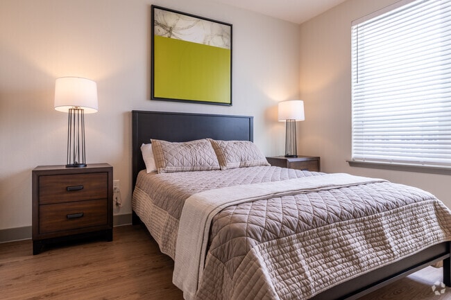 2BR, 2BA - 995SF - Bedroom - The Metropolitan
